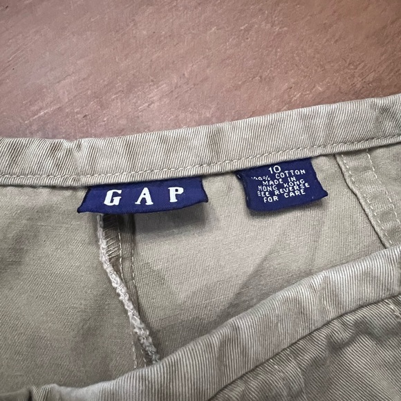 Gap high waisted shorts with side zipper - Picture 2 of 3